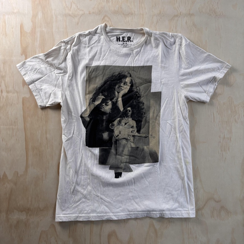 H.E.R. Shirt Mens Medium White Photo Collage Graphic Tee T-Shirt R&B Music‎